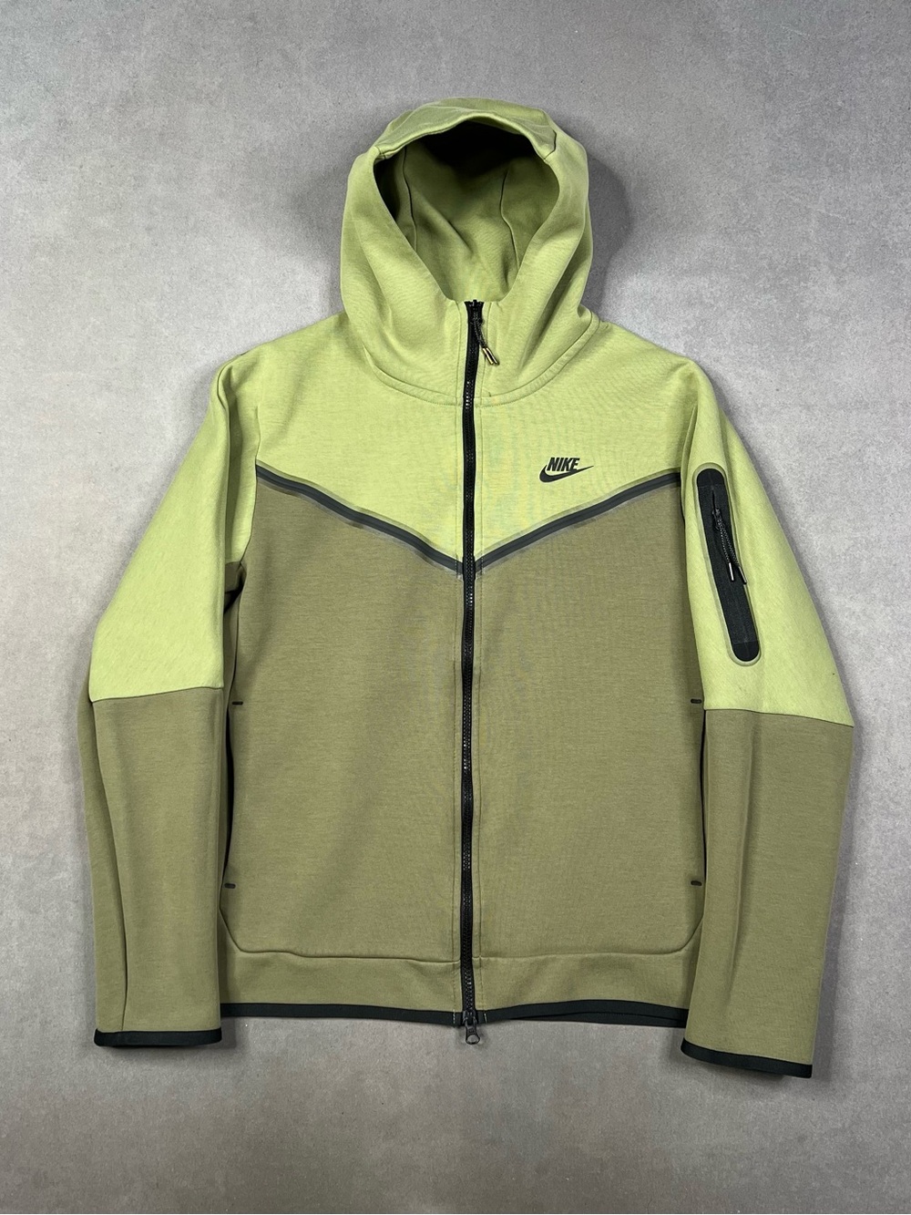 Nike  Tech Fleece Olive & Light Green Colorblock Full-Zip Performance Hoodie